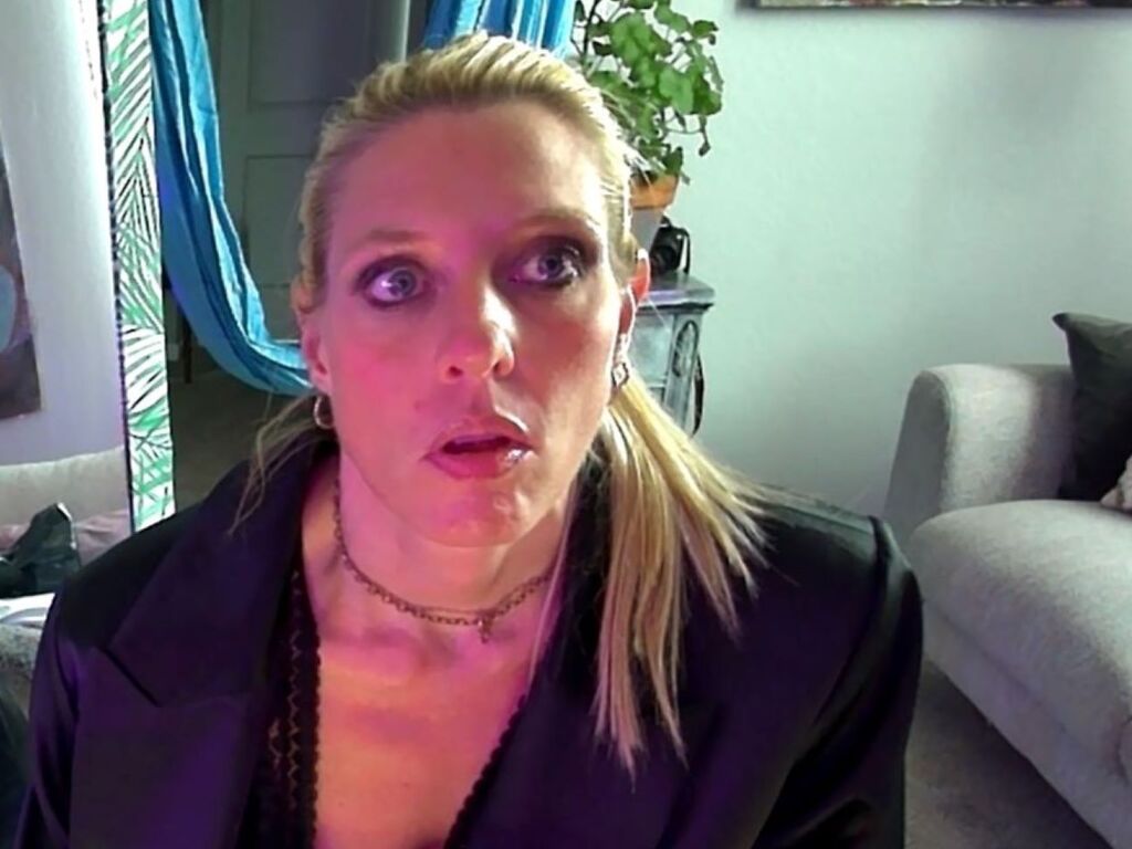 Glamma Zon